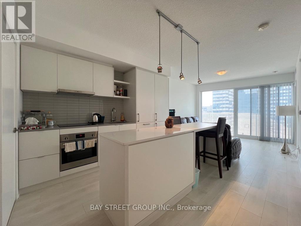 Photo 4 of 3109 100 Harbour Street, Toronto ON