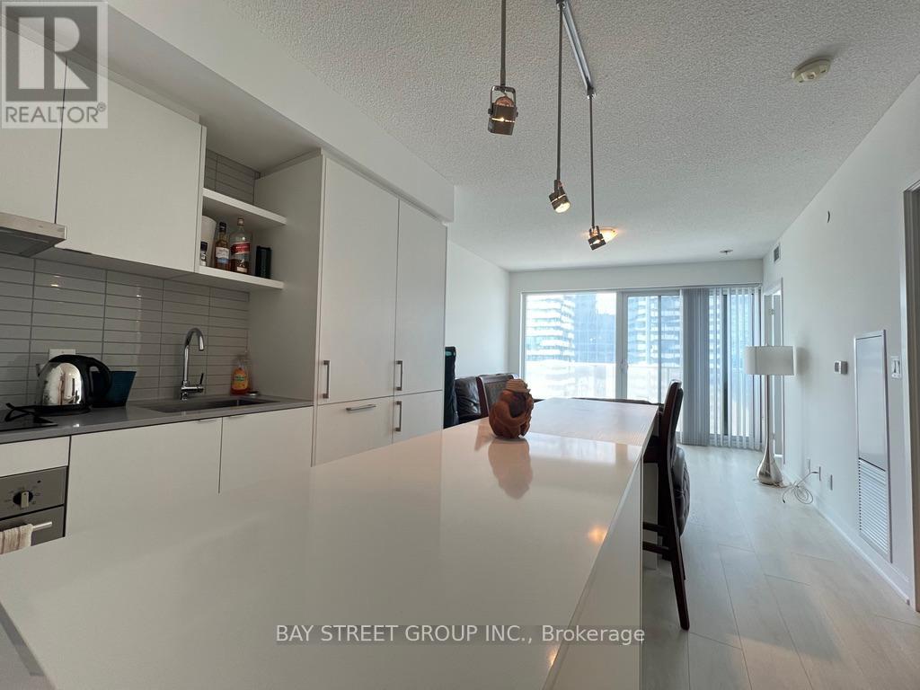 Photo 6 of 3109 100 Harbour Street, Toronto ON