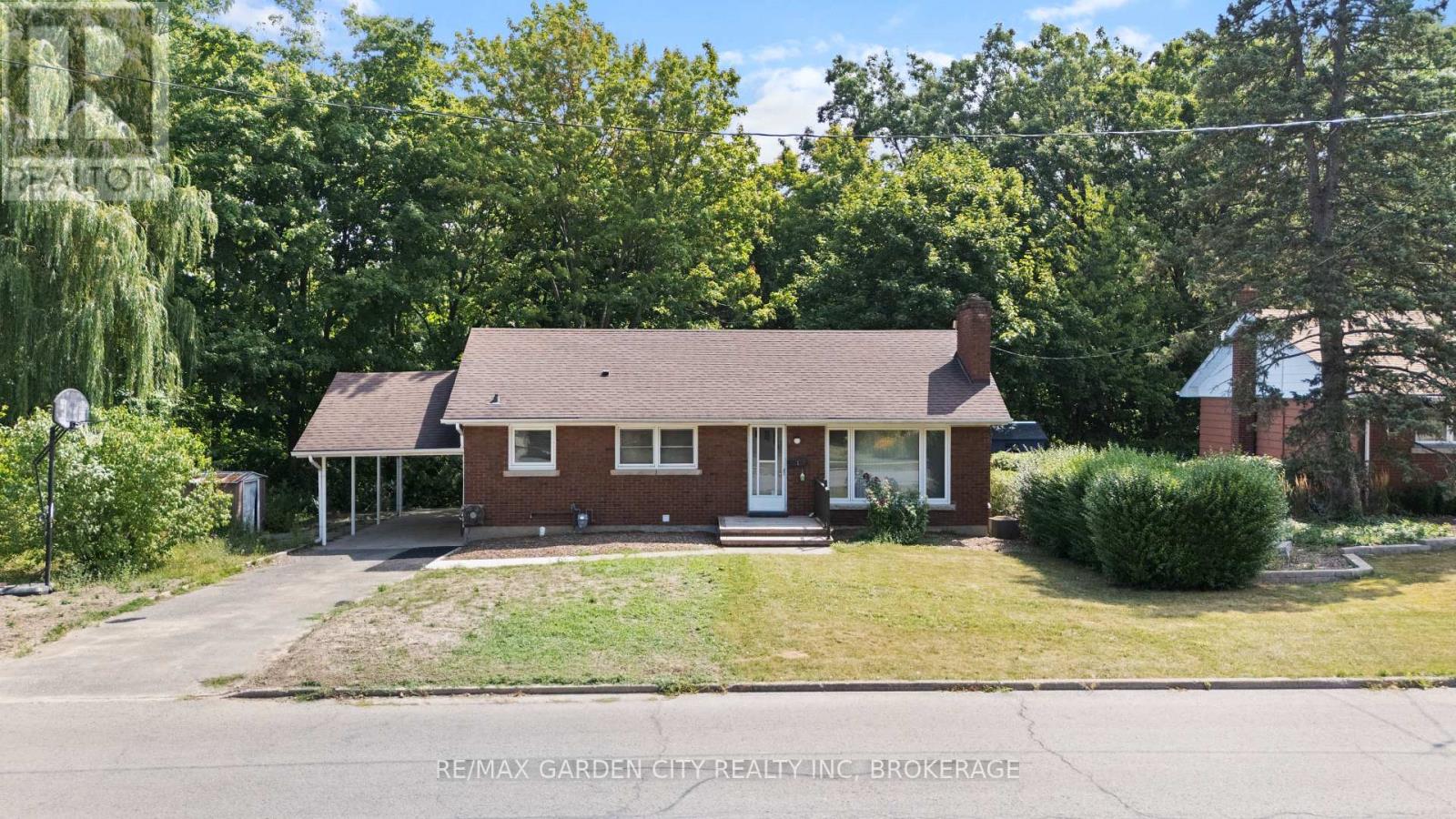 Photo 27 of 1 Caroline Street, St Catharines ON