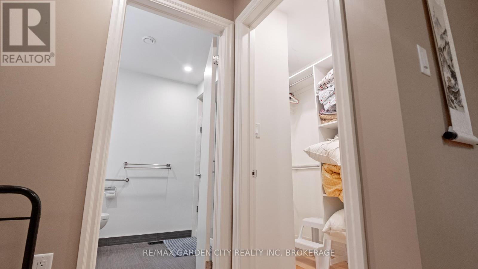 Photo 20 of 1 Caroline Street, St Catharines ON