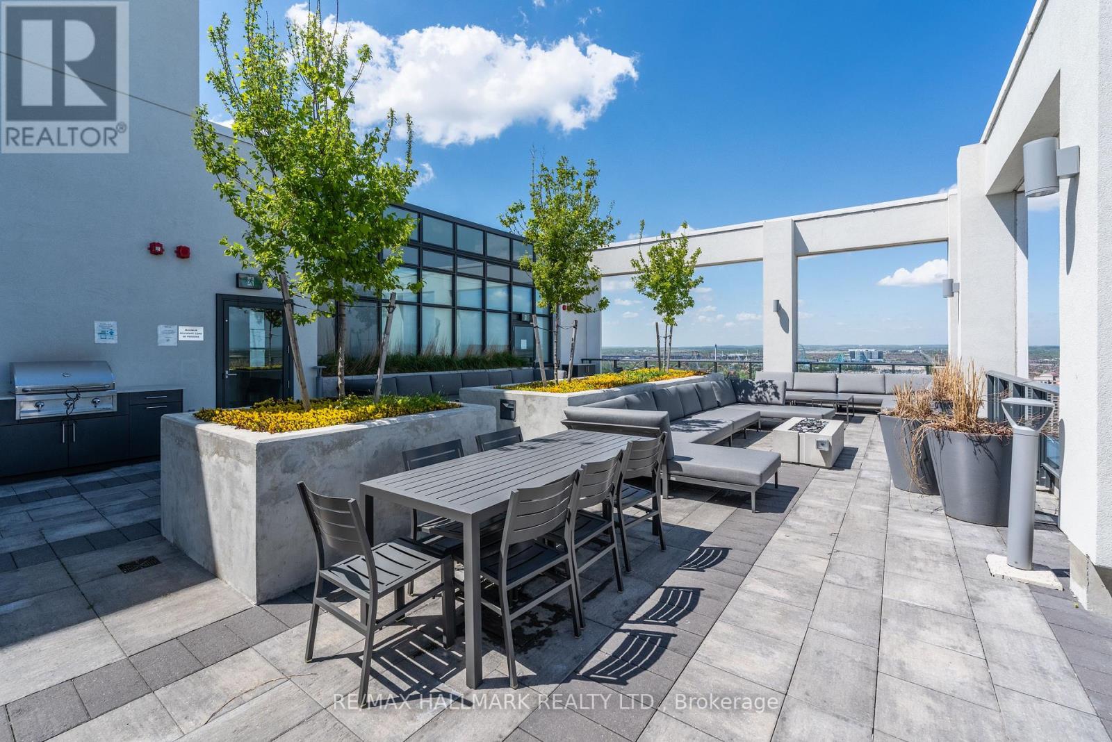 Photo 6 of Ph 114 9000 Jane Street, Vaughan ON