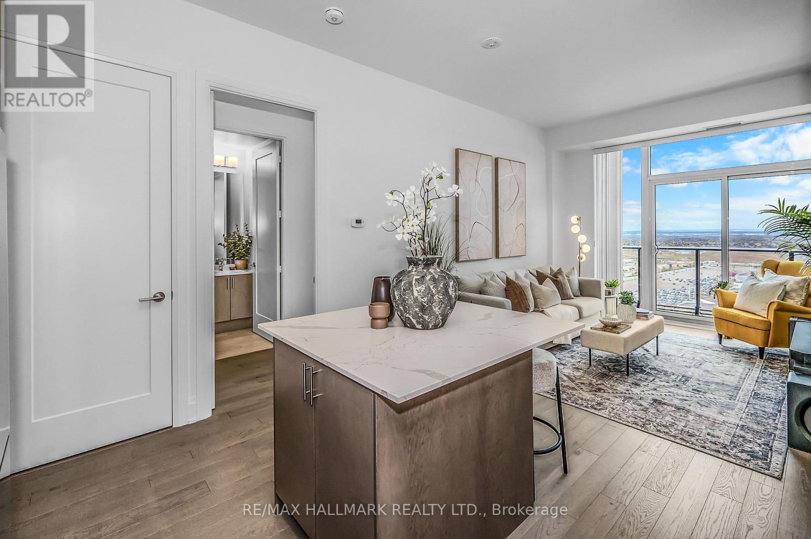 Photo 10 of Ph 114 9000 Jane Street, Vaughan ON