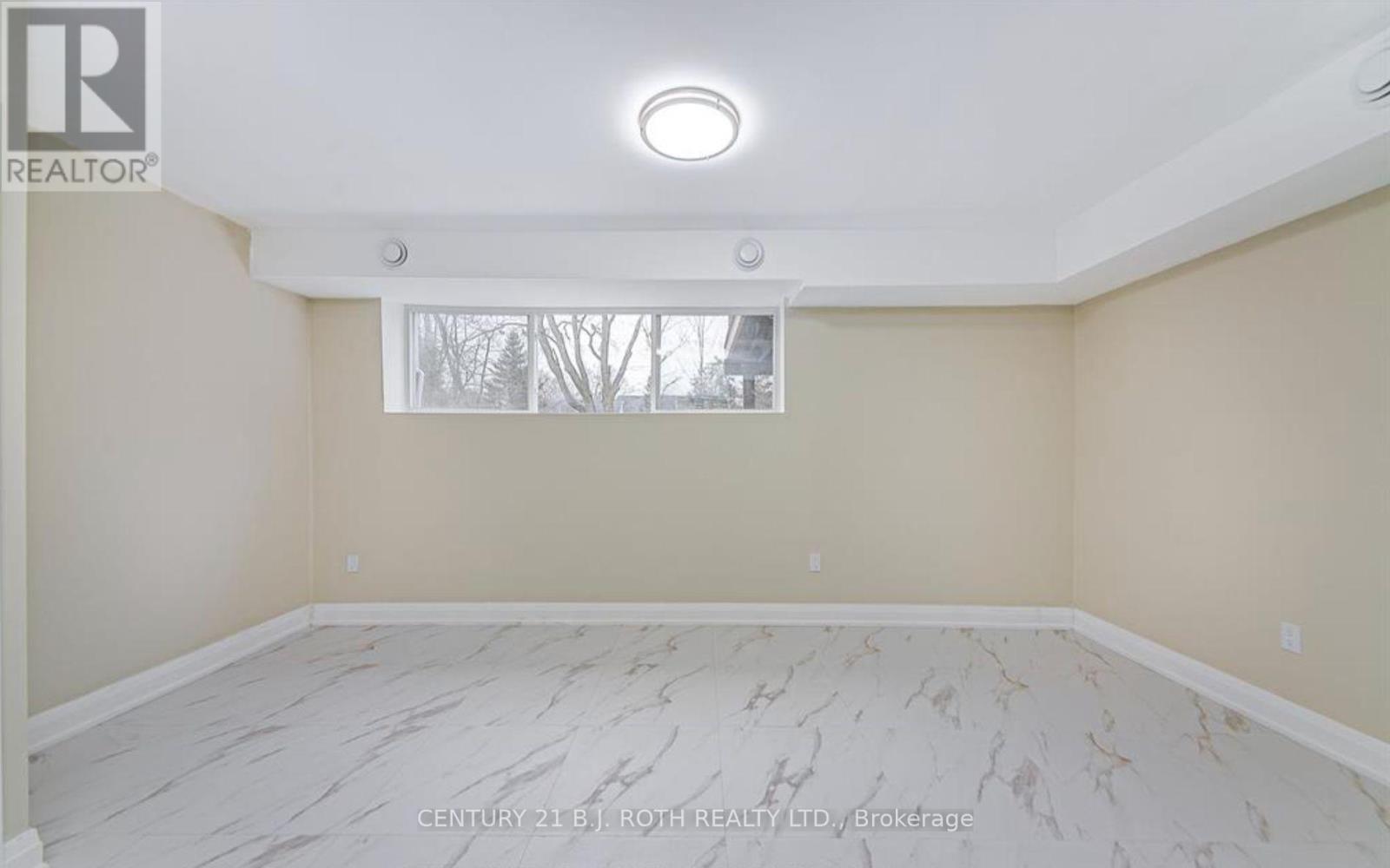 Photo 9 of 1 98 Peel Street, Barrie ON