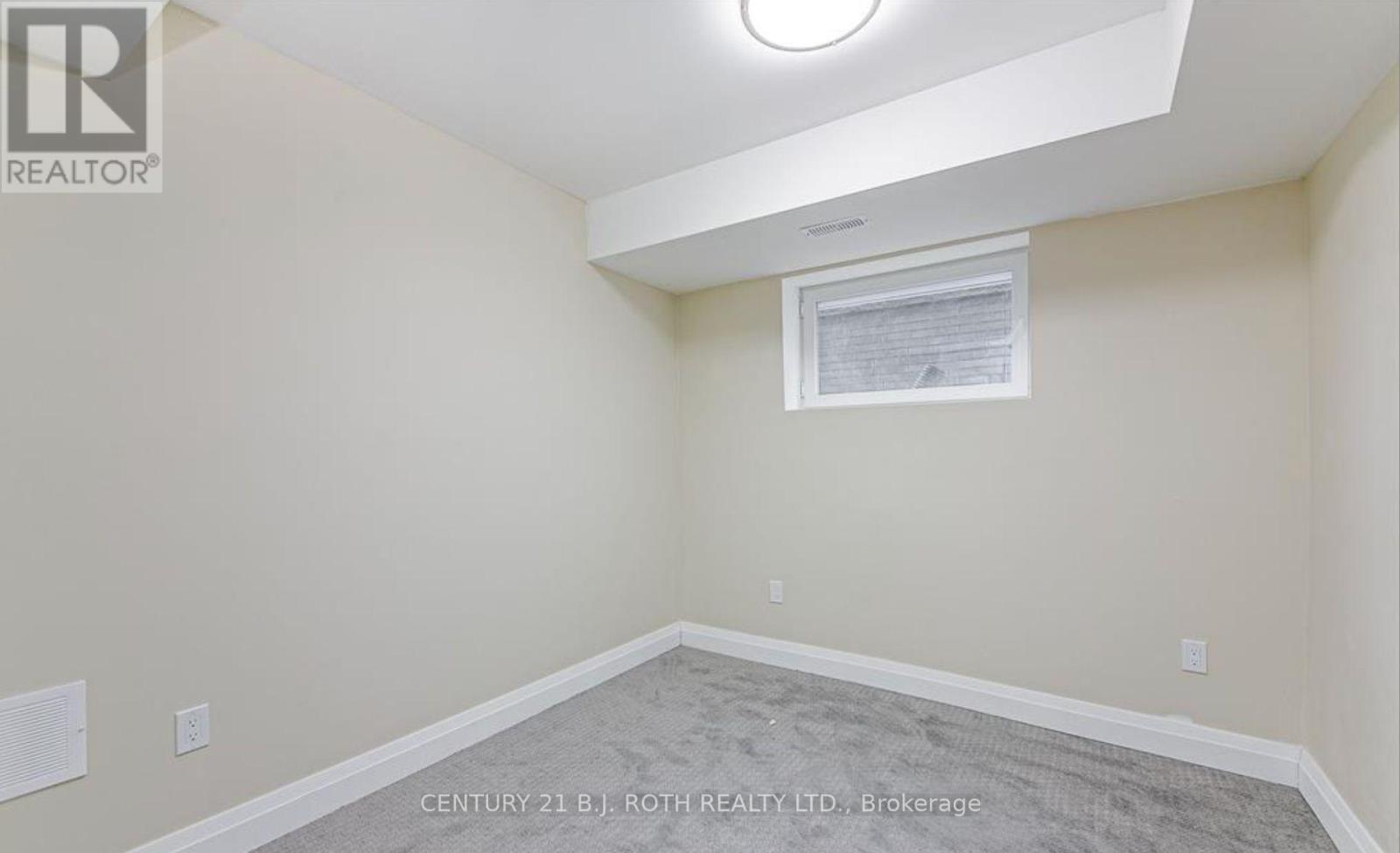 Photo 5 of 1 98 Peel Street, Barrie ON