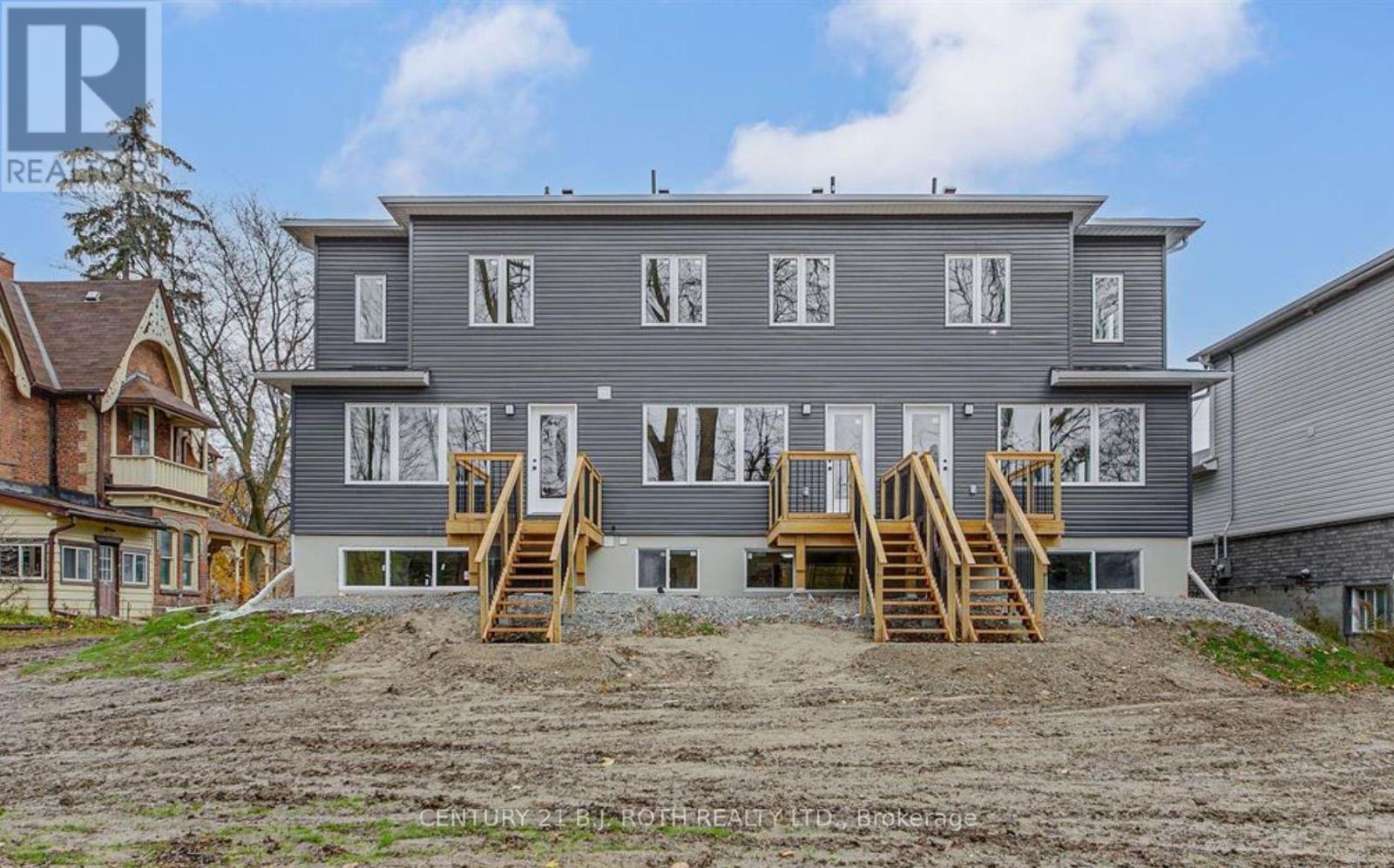 Photo 18 of 1 98 Peel Street, Barrie ON