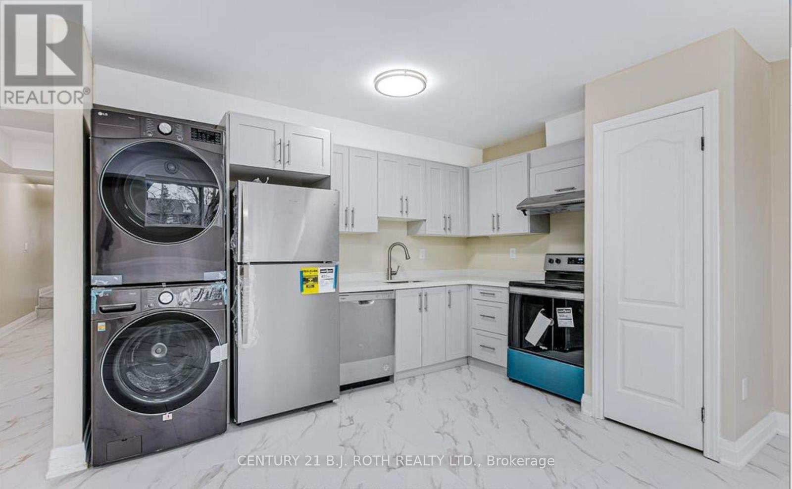 Photo 8 of 1 98 Peel Street, Barrie ON
