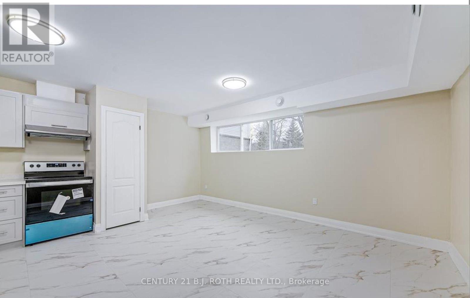 Photo 15 of 1 98 Peel Street, Barrie ON