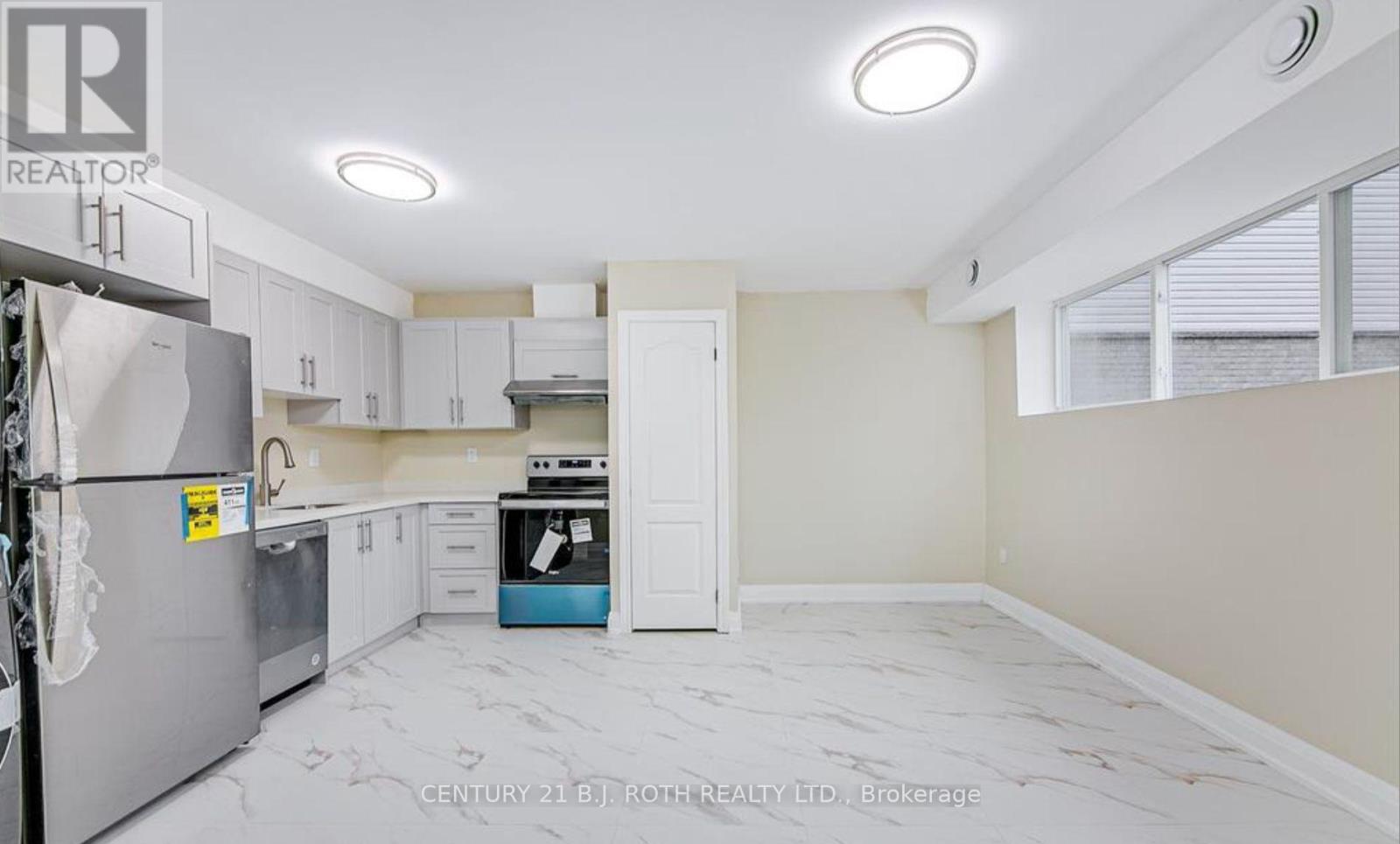 Photo 7 of 1 98 Peel Street, Barrie ON