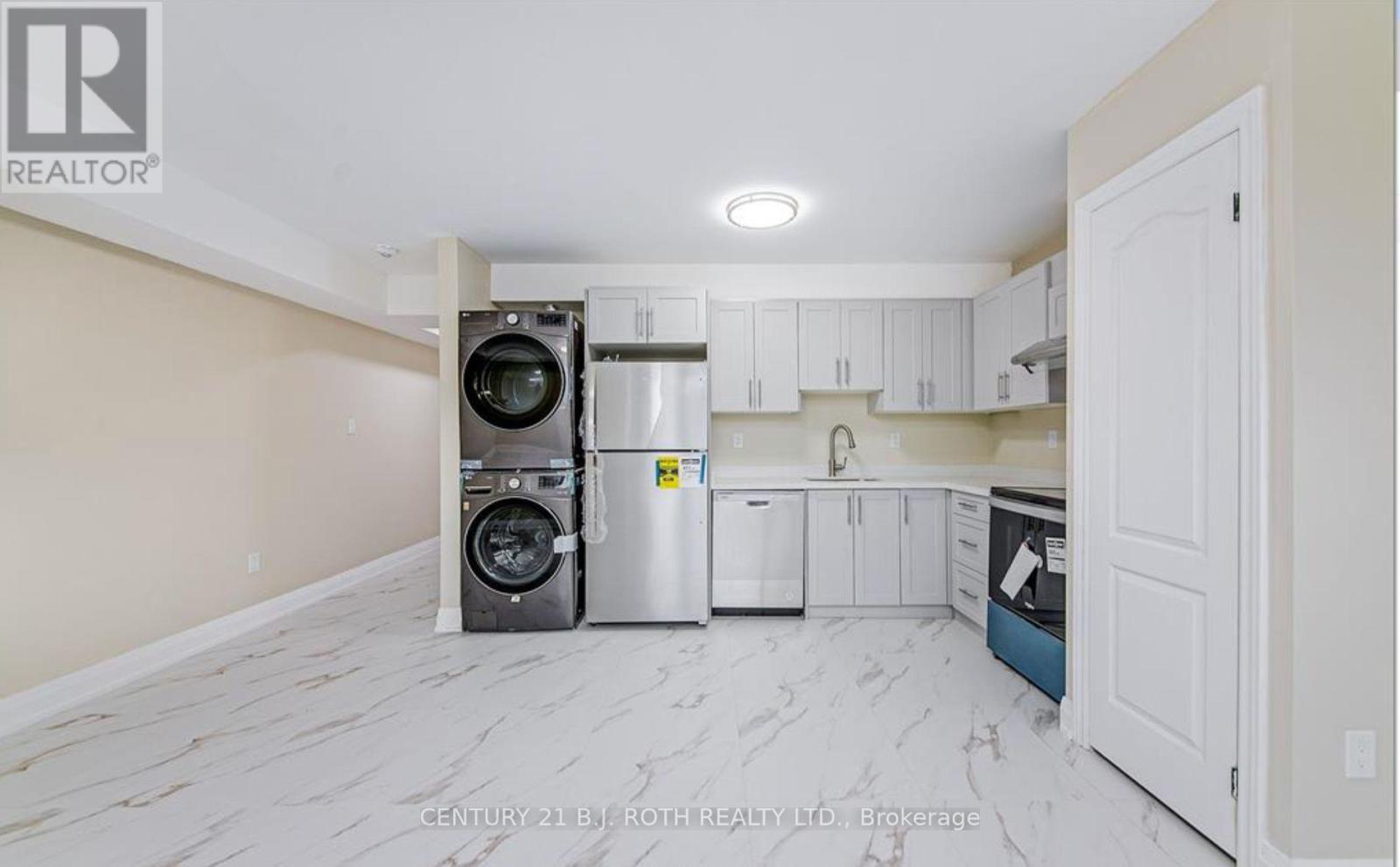 Photo 6 of 1 98 Peel Street, Barrie ON