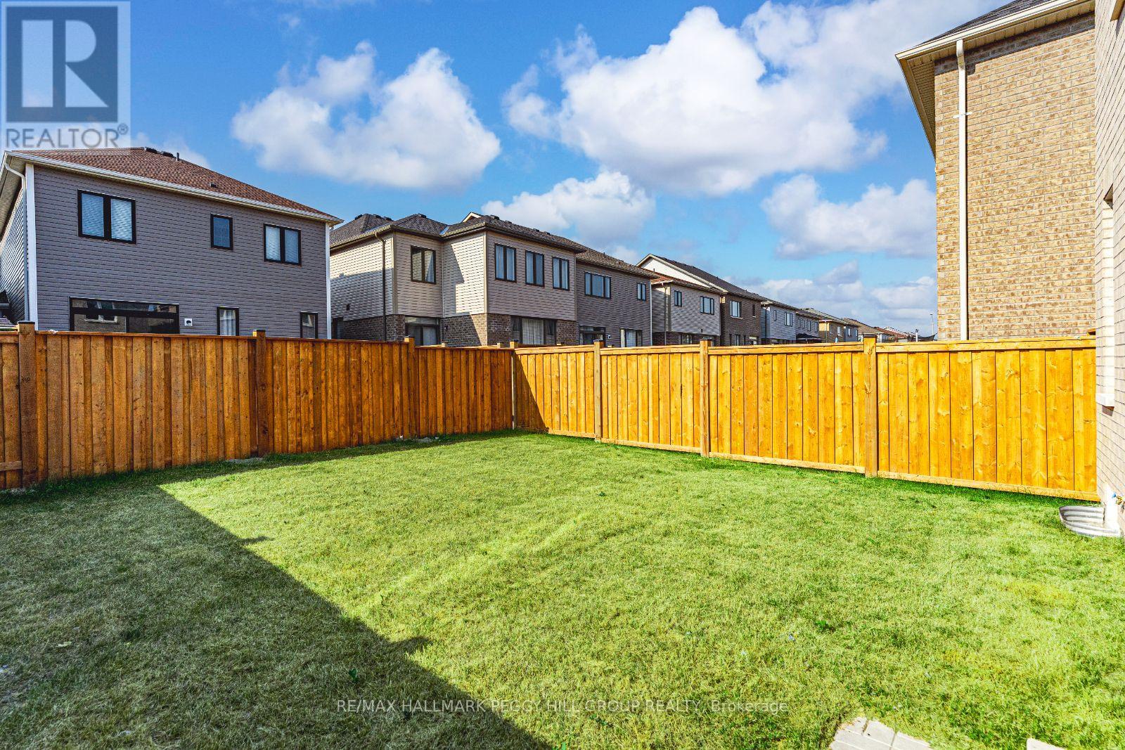 Photo 12 of 152 Nottingham Road, Barrie ON