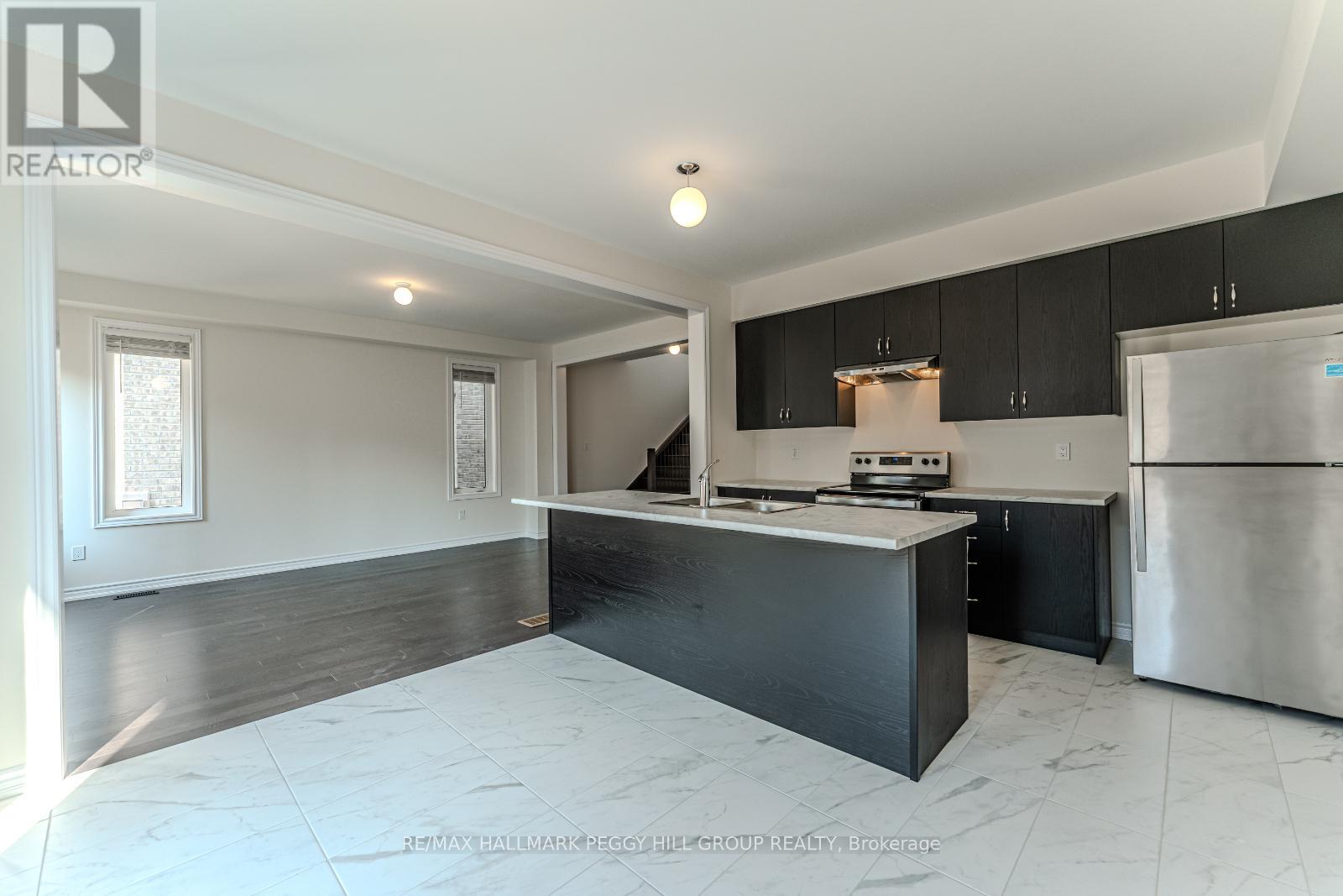 Photo 1 of 152 Nottingham Road, Barrie ON