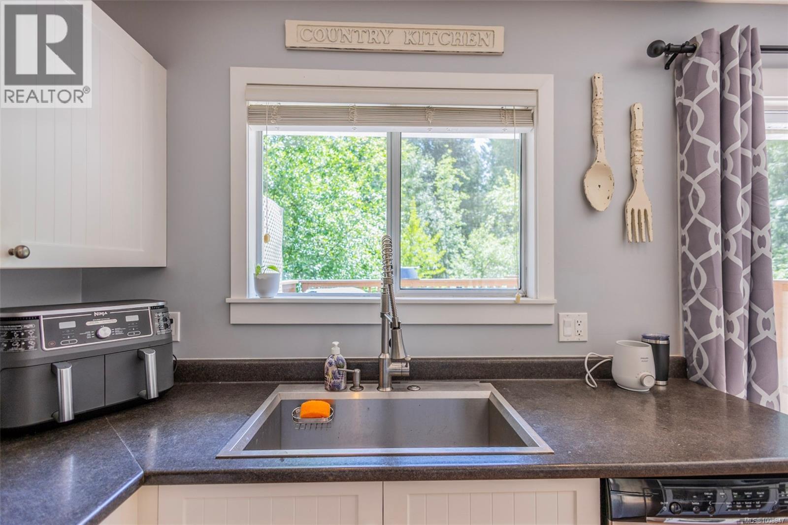 Photo 23 of 2336 Ravenhill Rd, Shawnigan Lake BC