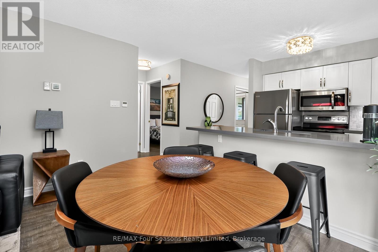 Photo 17 of 312 312 Mariners Way, Collingwood ON