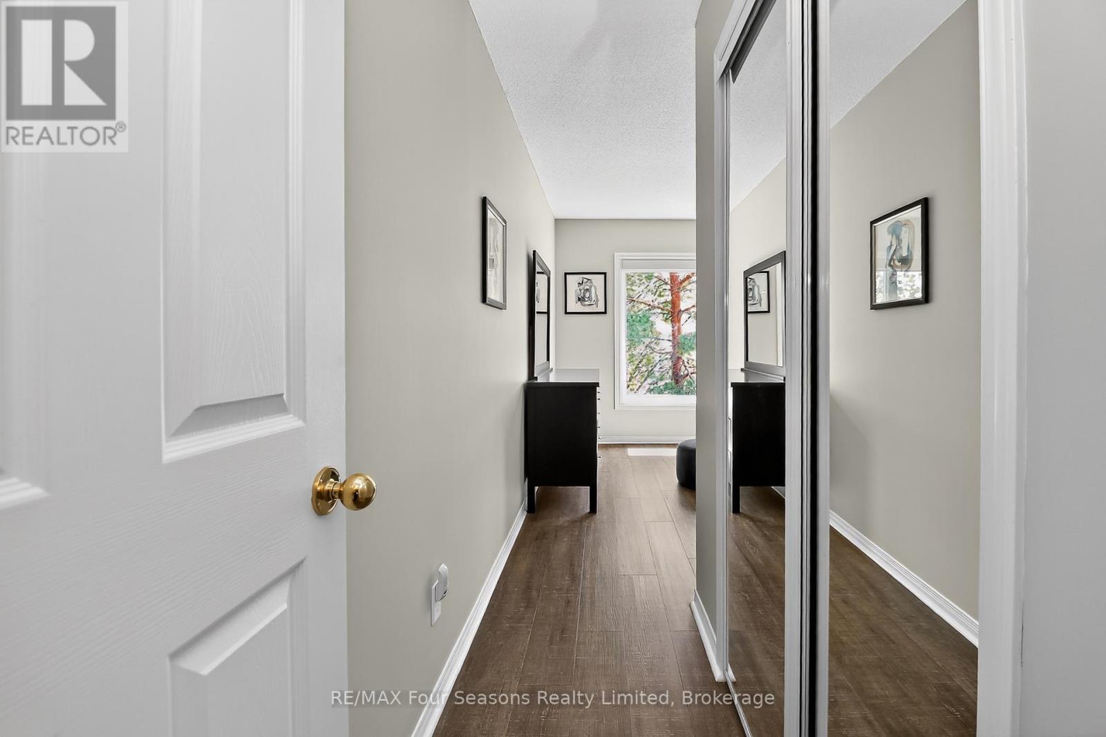 Photo 9 of 312 312 Mariners Way, Collingwood ON