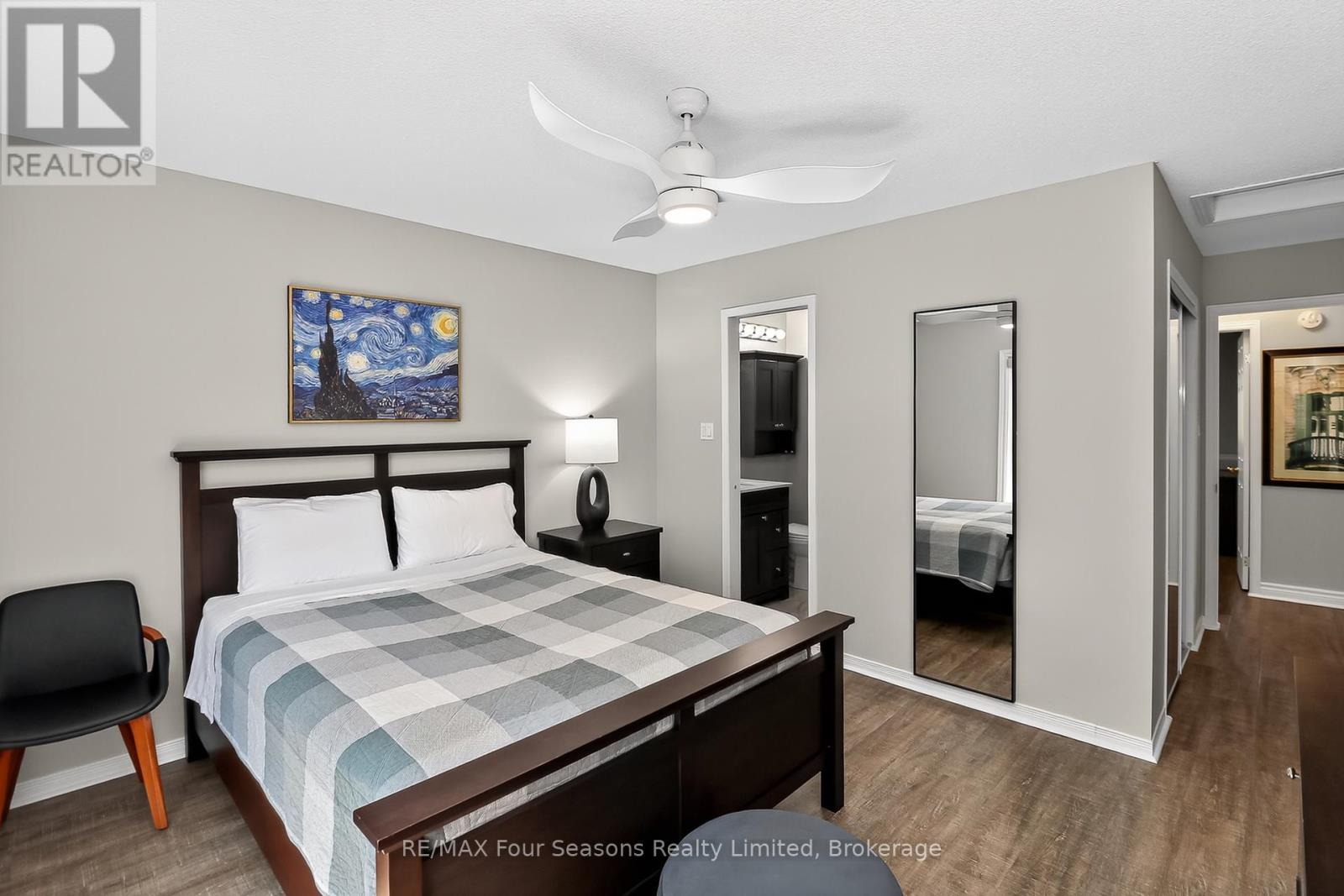 Photo 4 of 312 312 Mariners Way, Collingwood ON