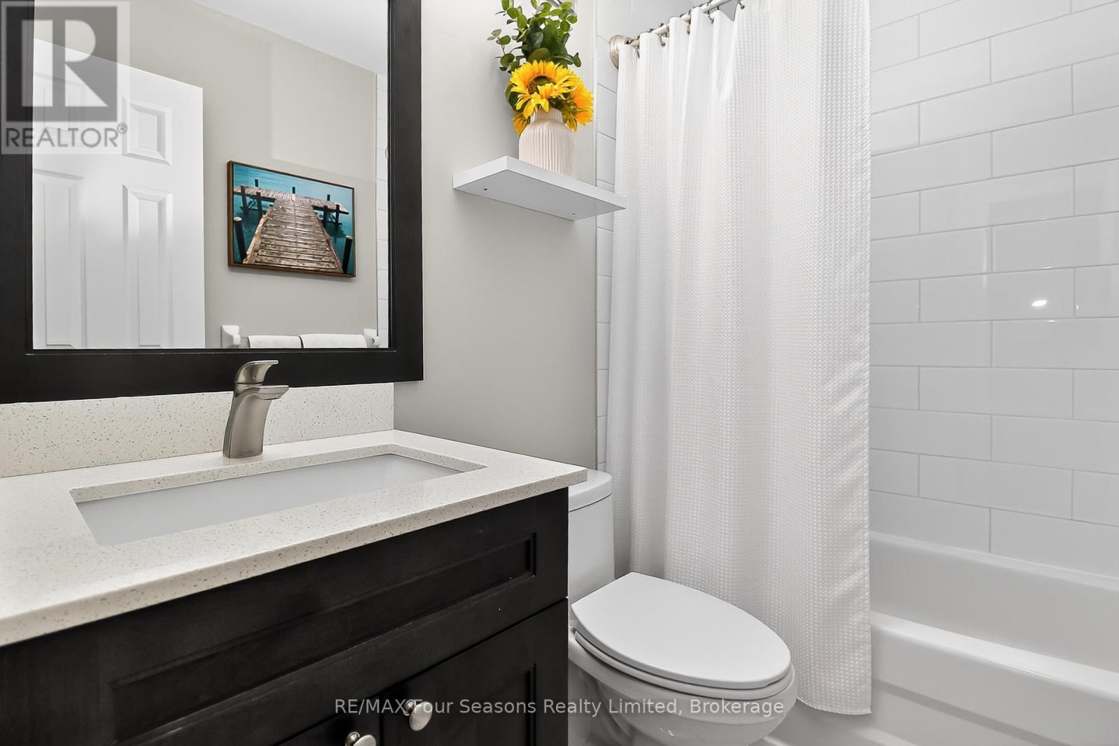 Photo 26 of 312 312 Mariners Way, Collingwood ON