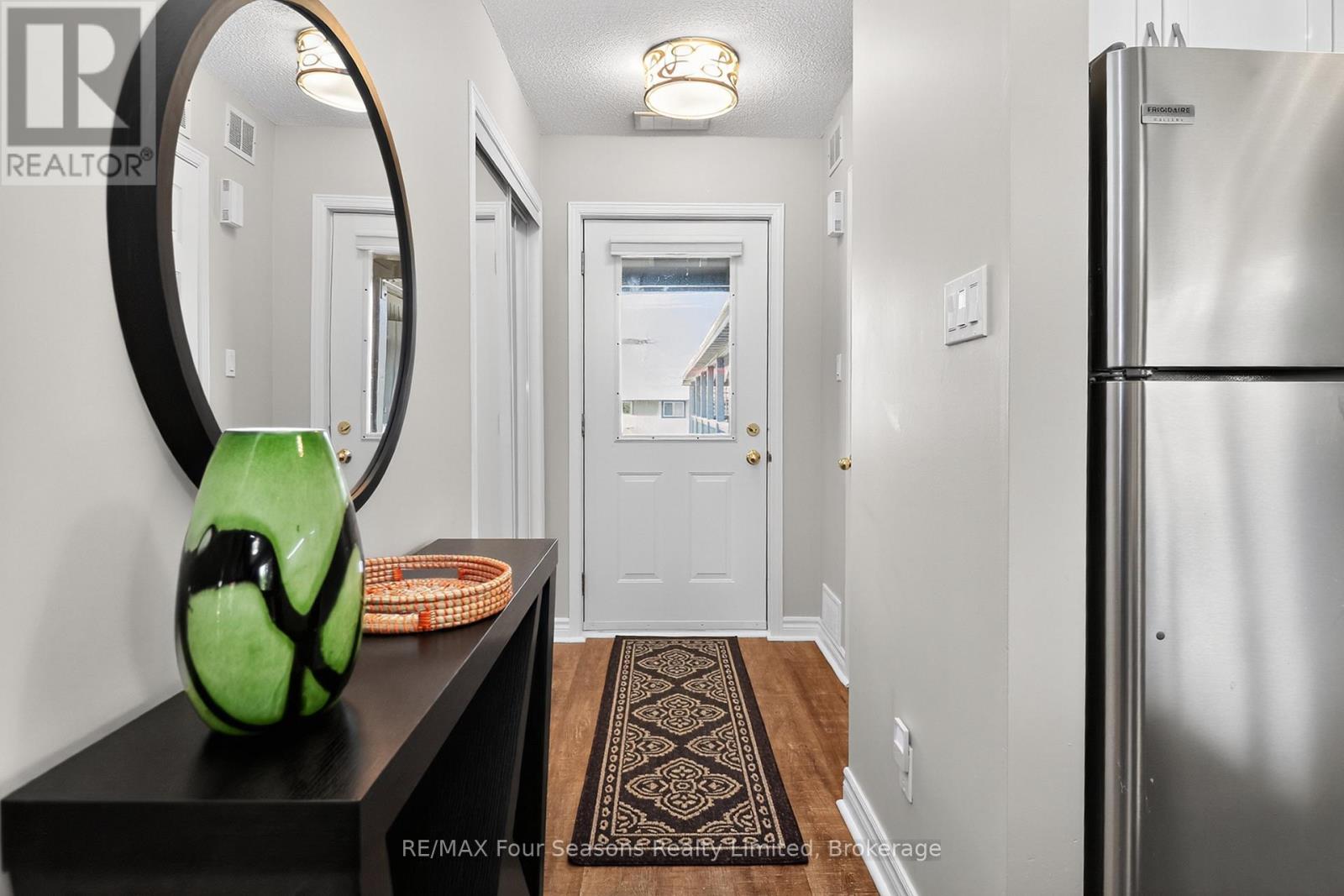 Photo 46 of 312 312 Mariners Way, Collingwood ON
