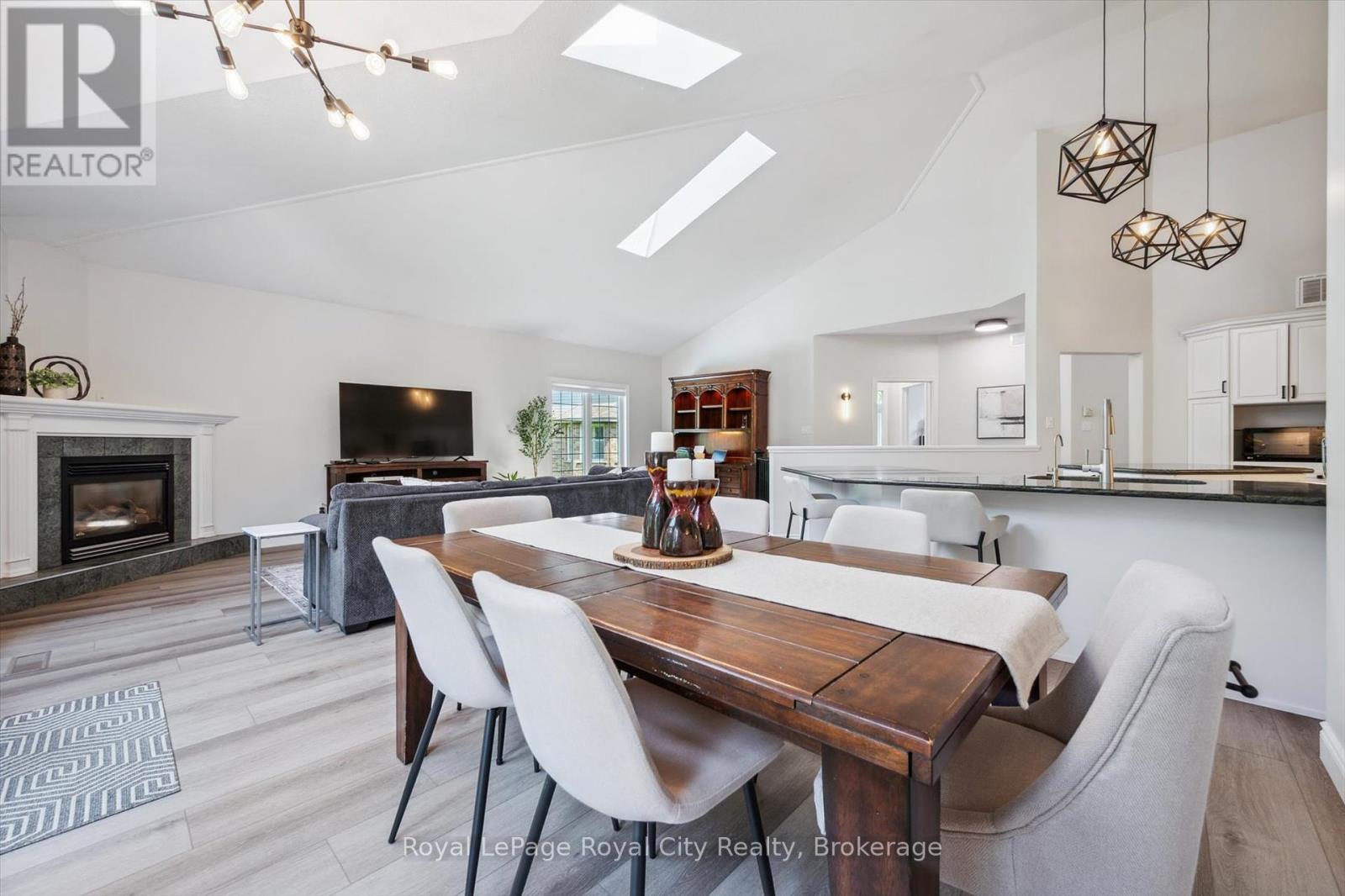 Photo 10 of 16 Elderberry Court, Guelph ON