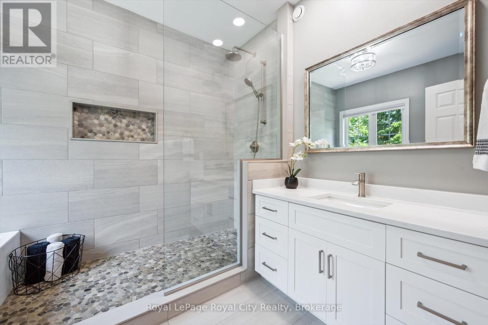 Photo 17 of 16 Elderberry Court, Guelph ON