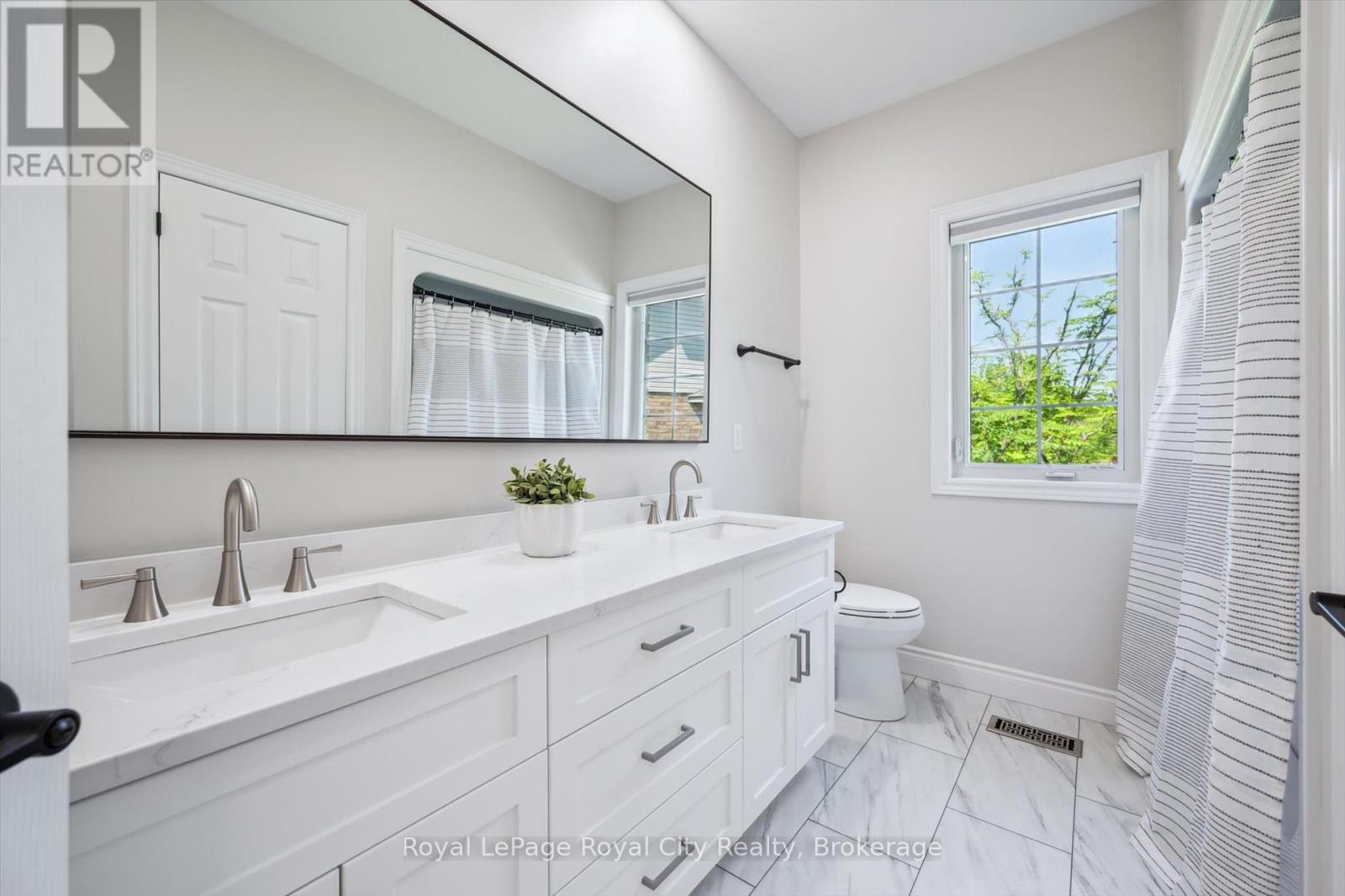 Photo 22 of 16 Elderberry Court, Guelph ON