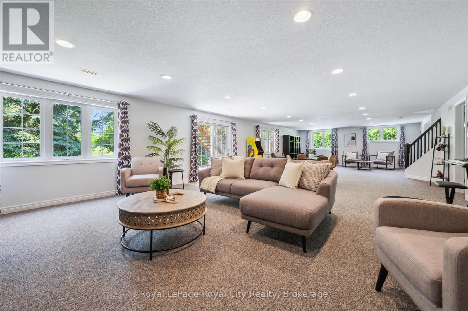 Photo 25 of 16 Elderberry Court, Guelph ON