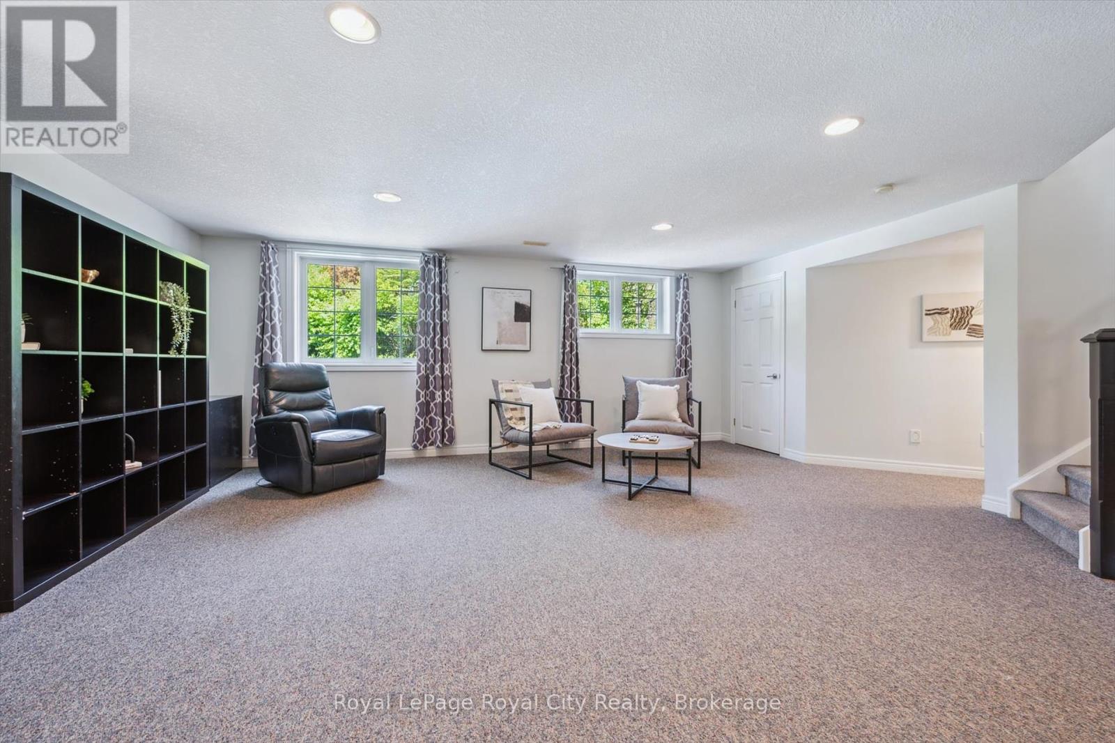 Photo 27 of 16 Elderberry Court, Guelph ON