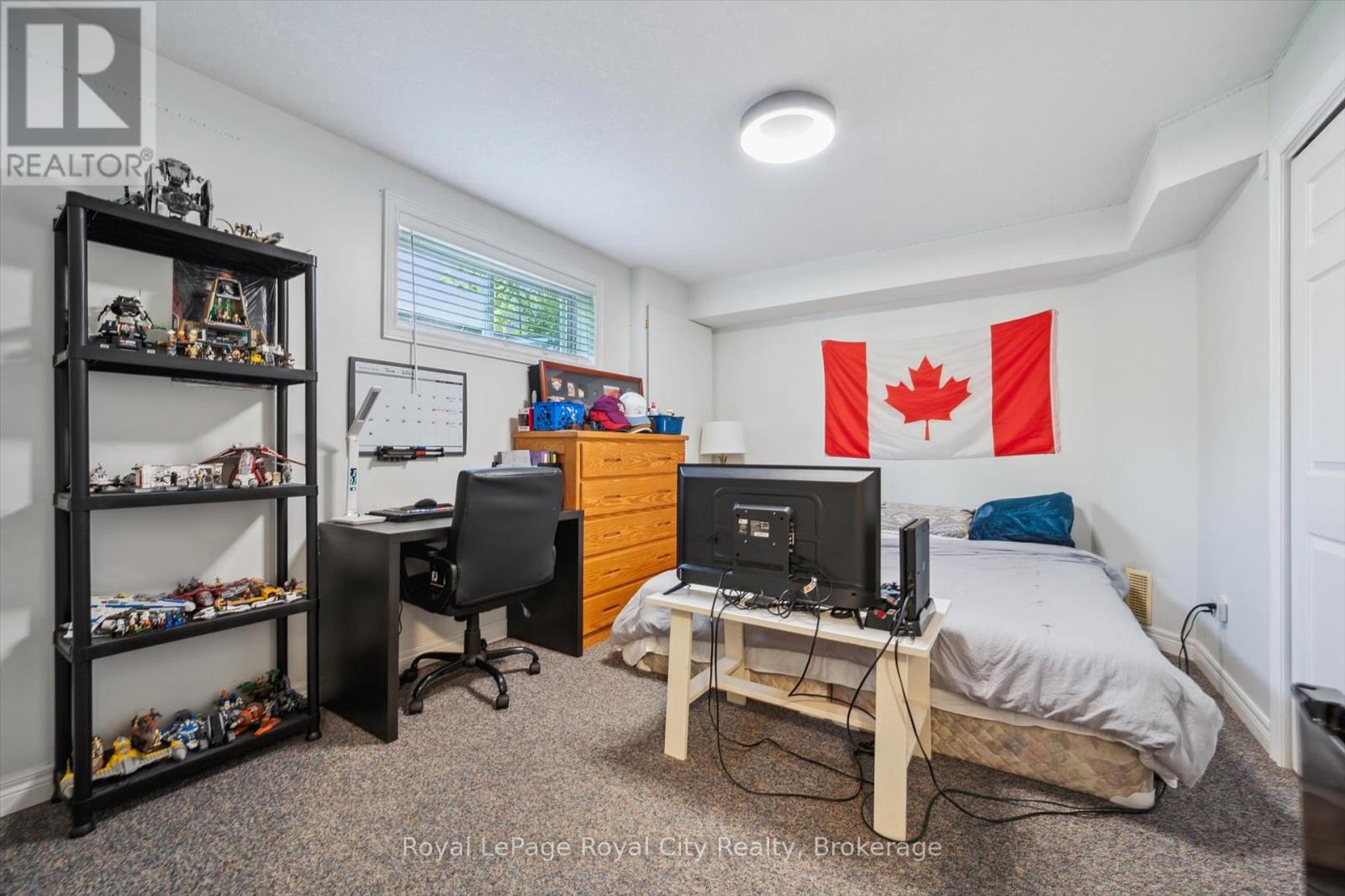 Photo 28 of 16 Elderberry Court, Guelph ON