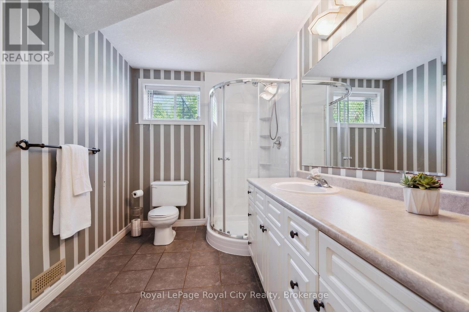 Photo 29 of 16 Elderberry Court, Guelph ON