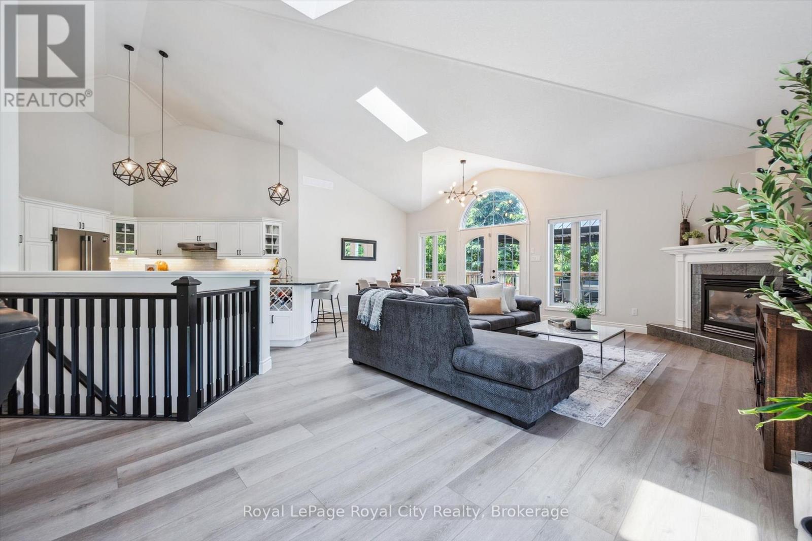 Photo 6 of 16 Elderberry Court, Guelph ON