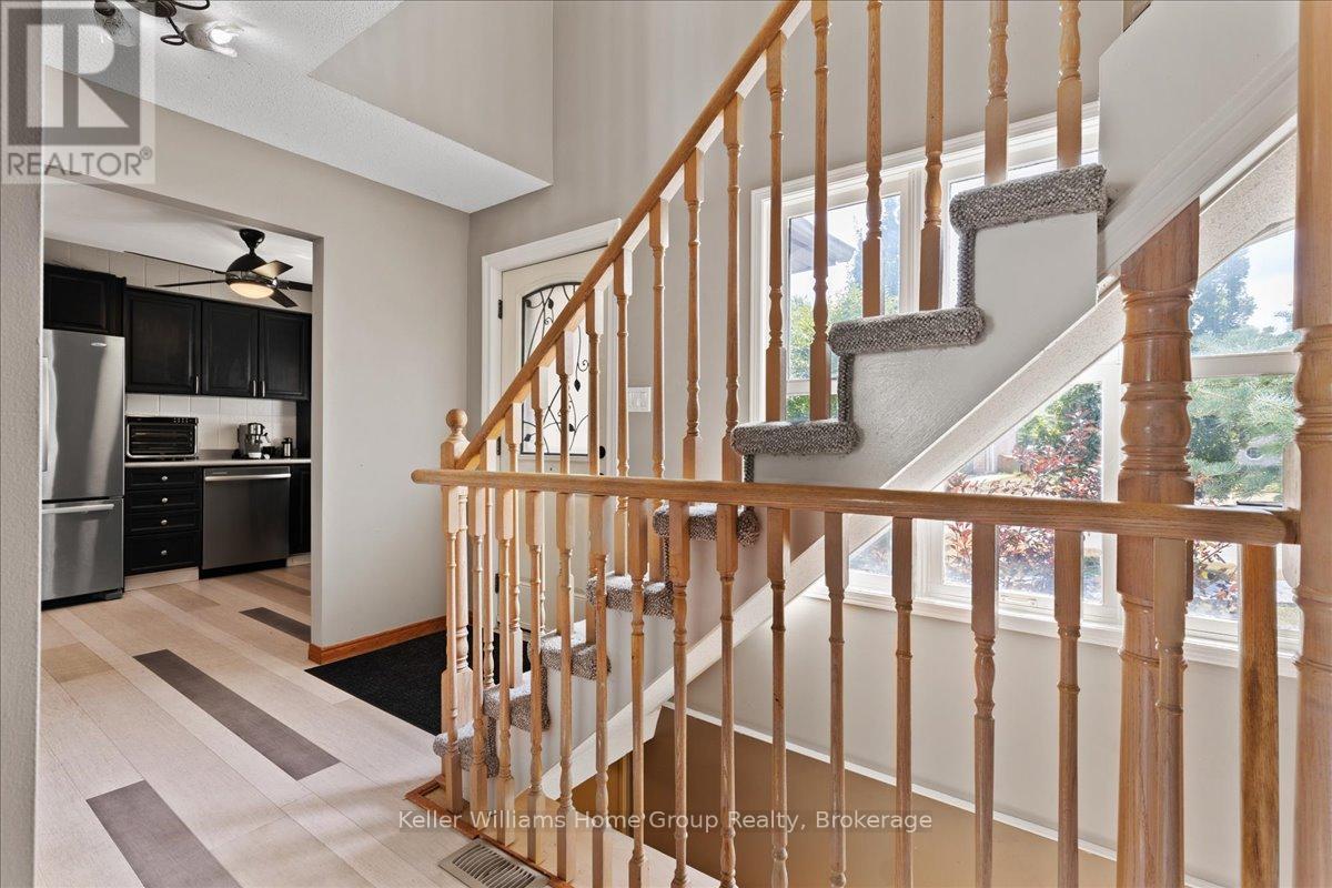 Photo 13 of 212 Inglis Street, North Dumfries ON