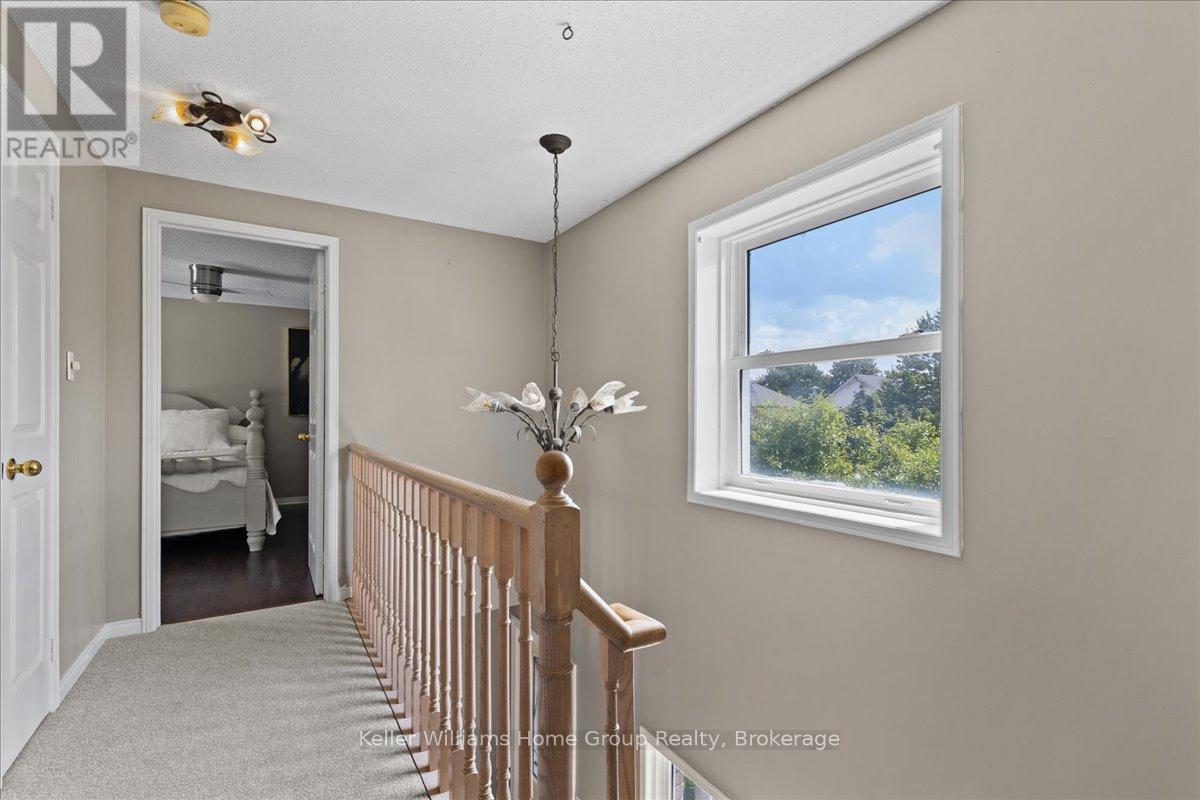Photo 16 of 212 Inglis Street, North Dumfries ON
