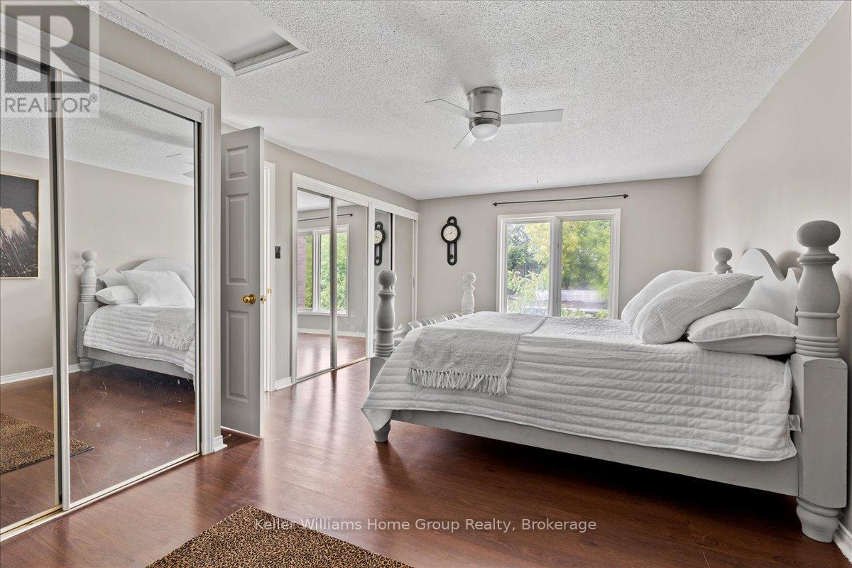 Photo 23 of 212 Inglis Street, North Dumfries ON