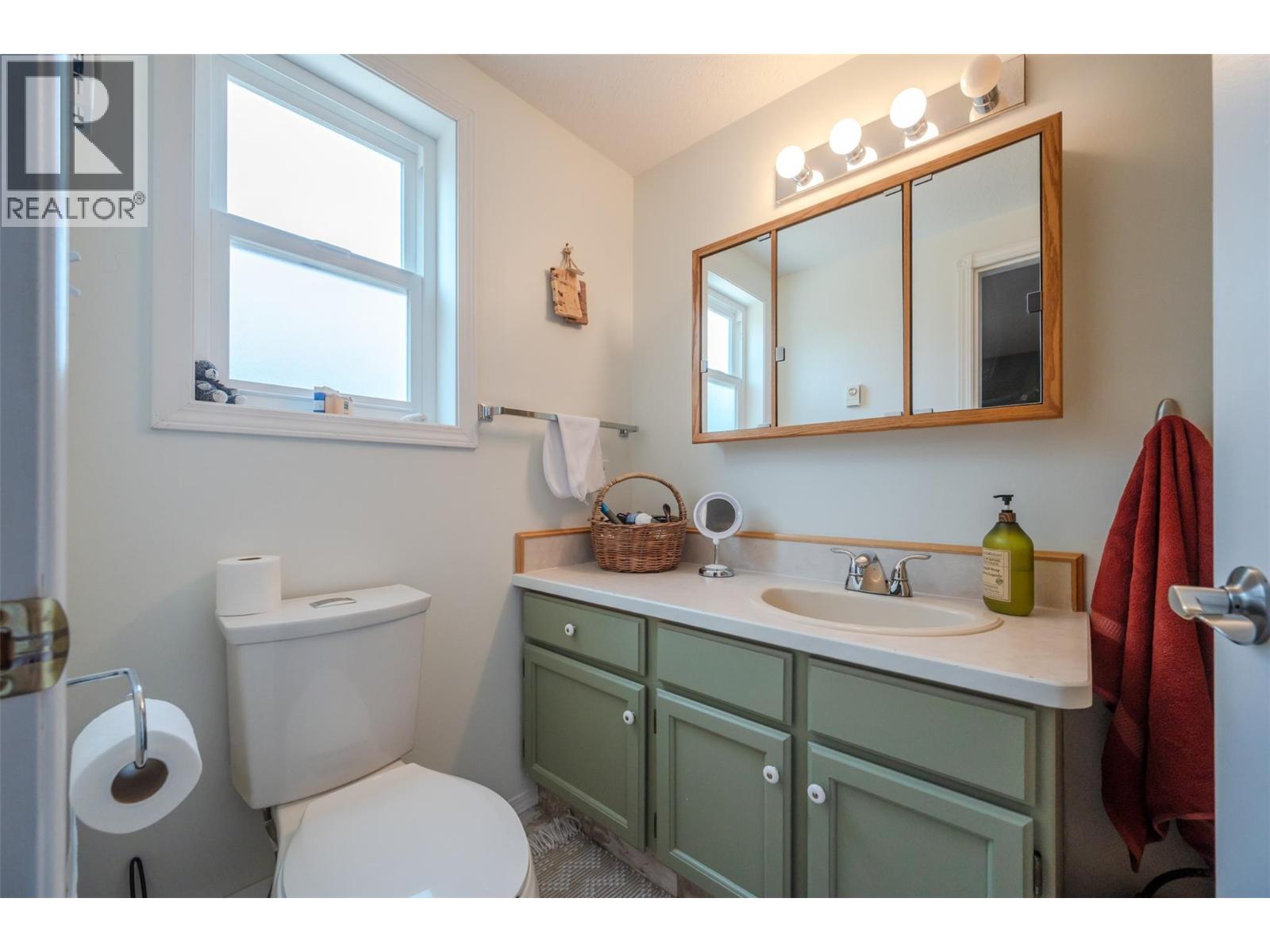 21 14008 VICTORIA Road, Summerland