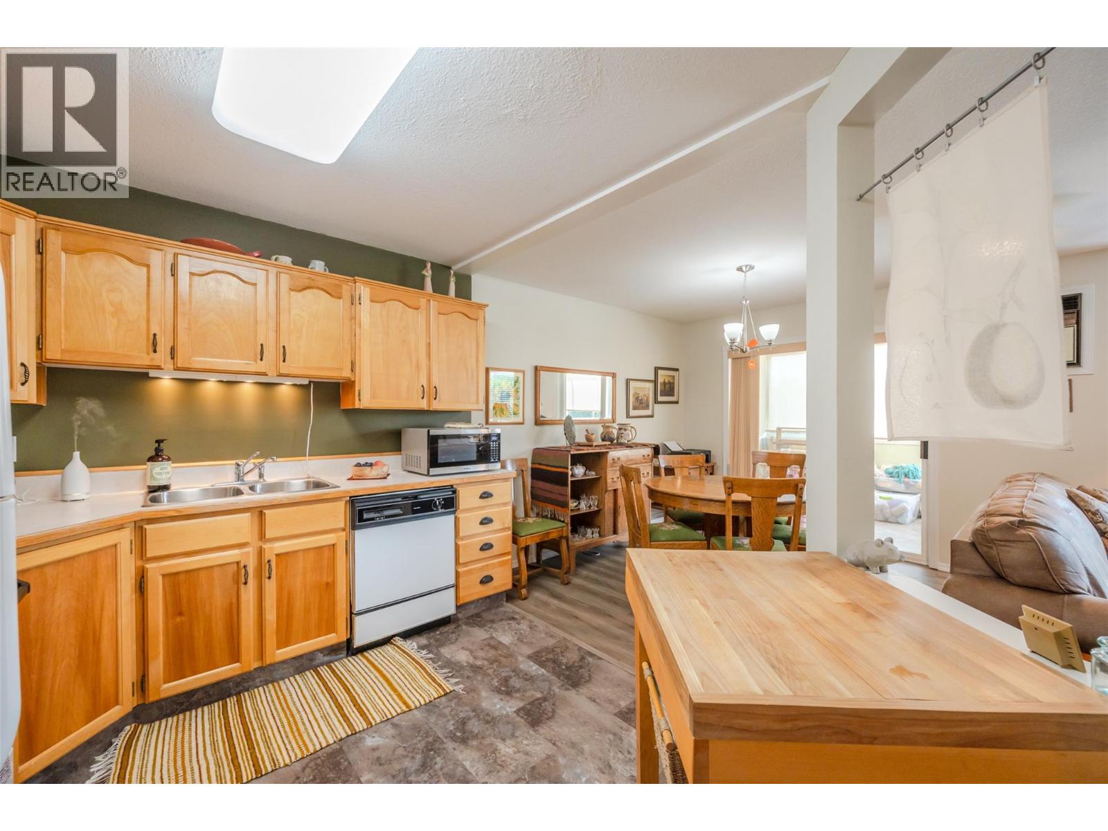 21 14008 VICTORIA Road, Summerland