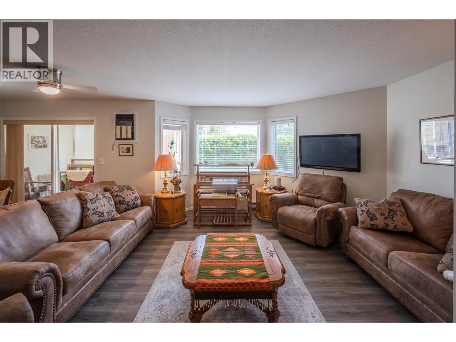 21 14008 VICTORIA Road, Summerland