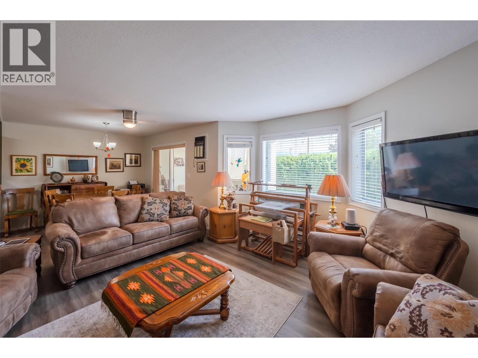 21 14008 VICTORIA Road, Summerland