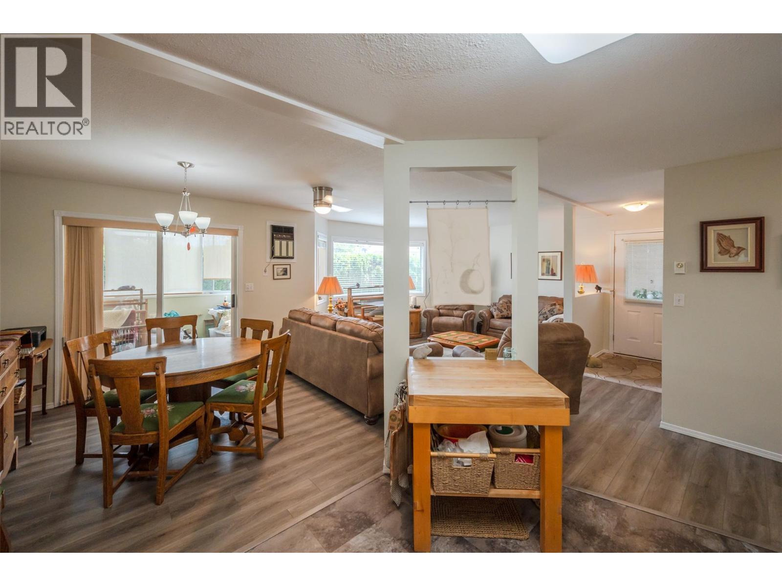 21 14008 VICTORIA Road, Summerland