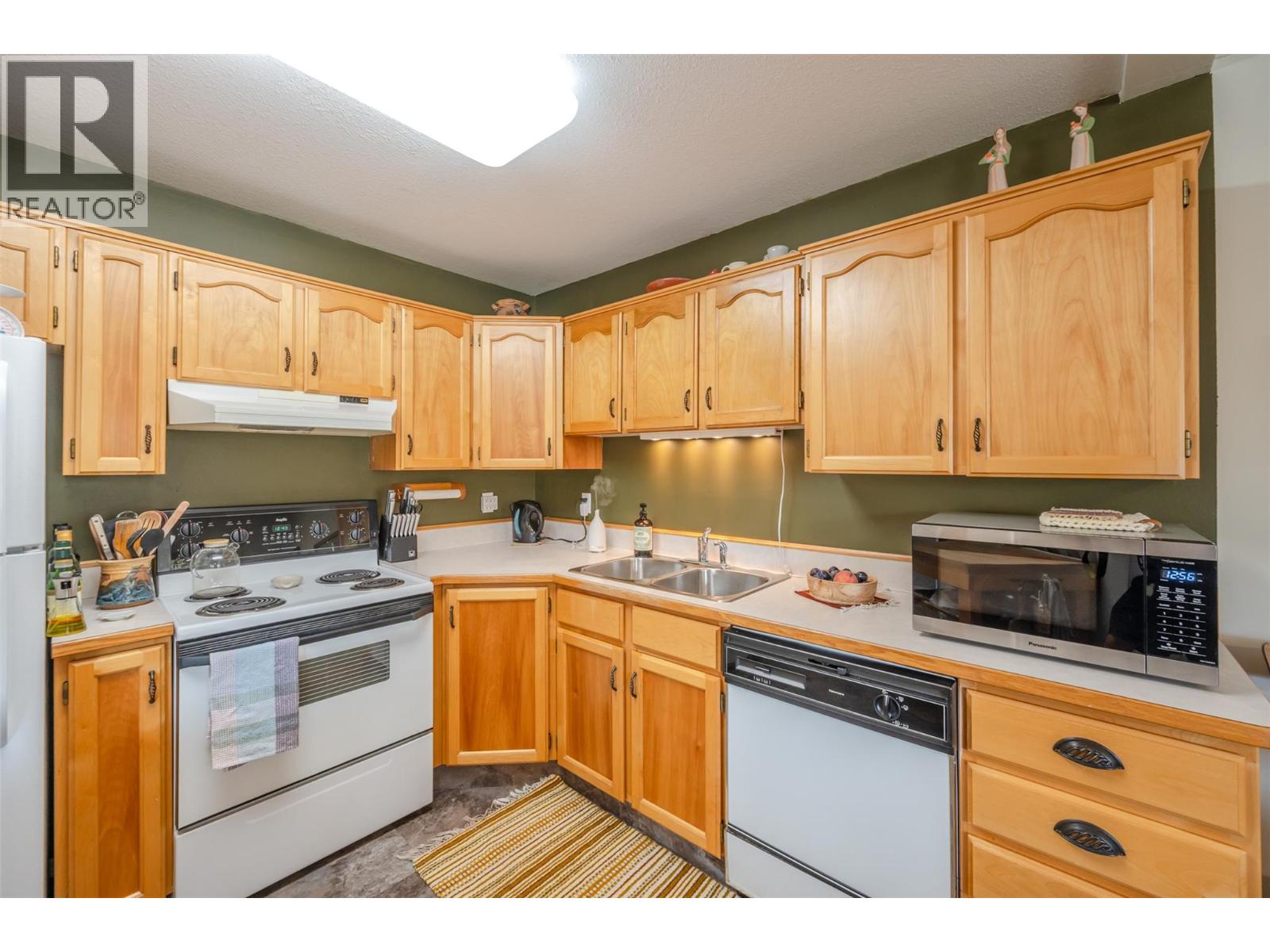 21 14008 VICTORIA Road, Summerland