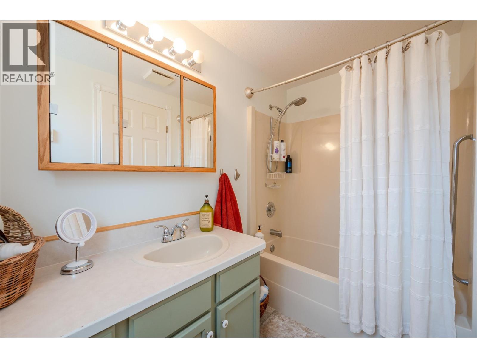 21 14008 VICTORIA Road, Summerland