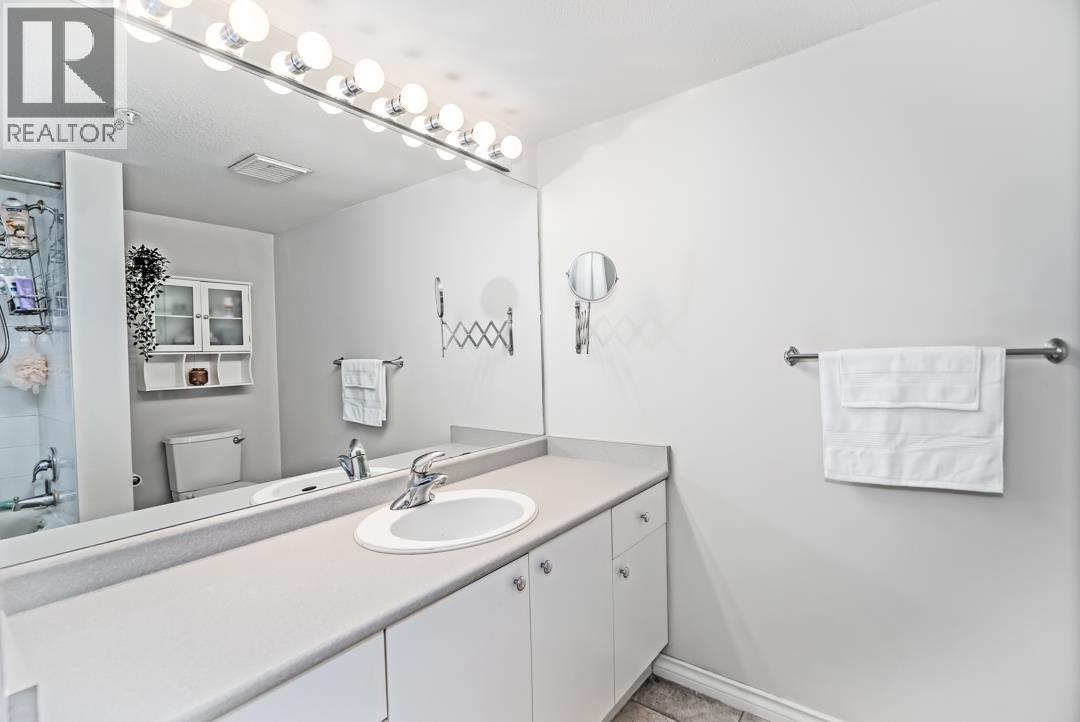 Photo 20 of 308 2551 Parkview Lane, Port Coquitlam BC