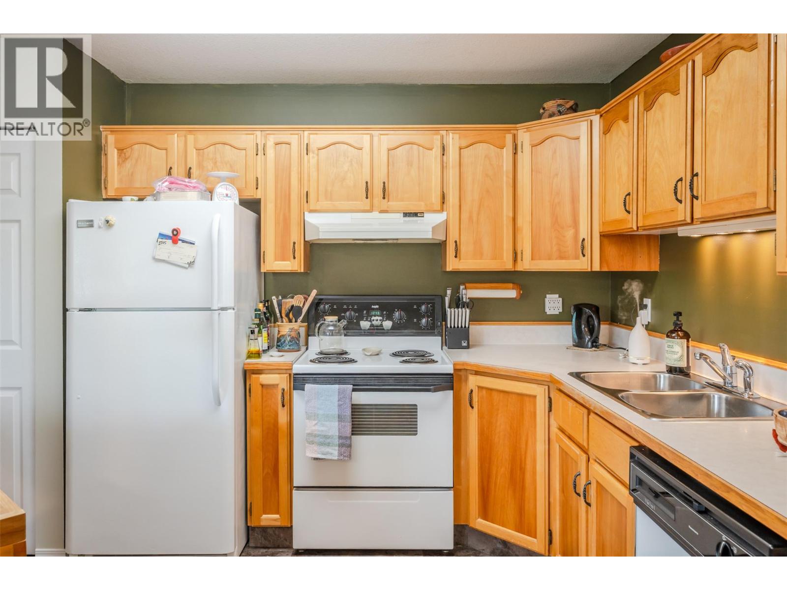 21 14008 VICTORIA Road, Summerland