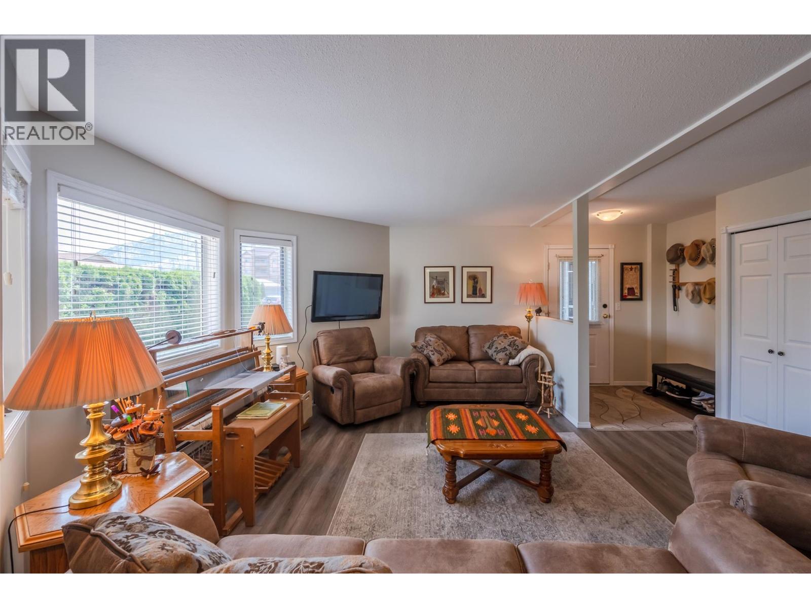 21 14008 VICTORIA Road, Summerland
