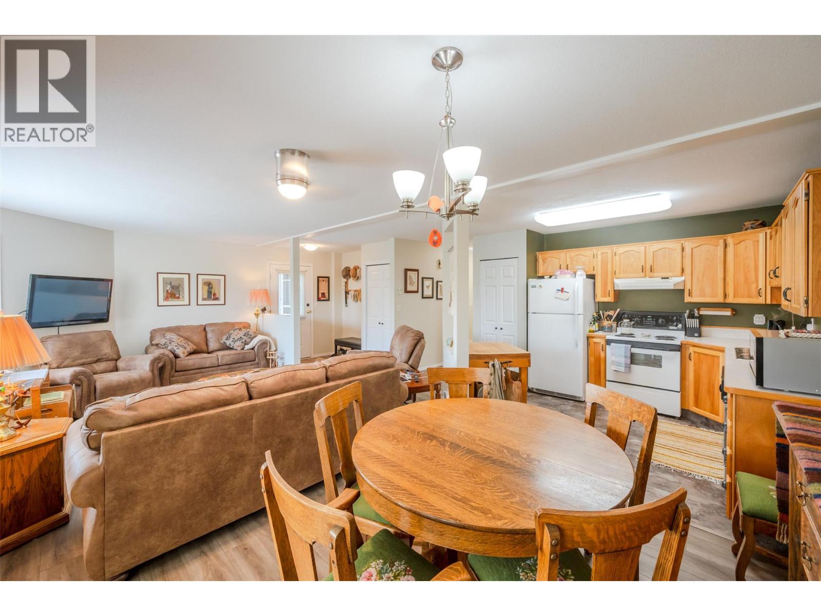 21 14008 VICTORIA Road, Summerland