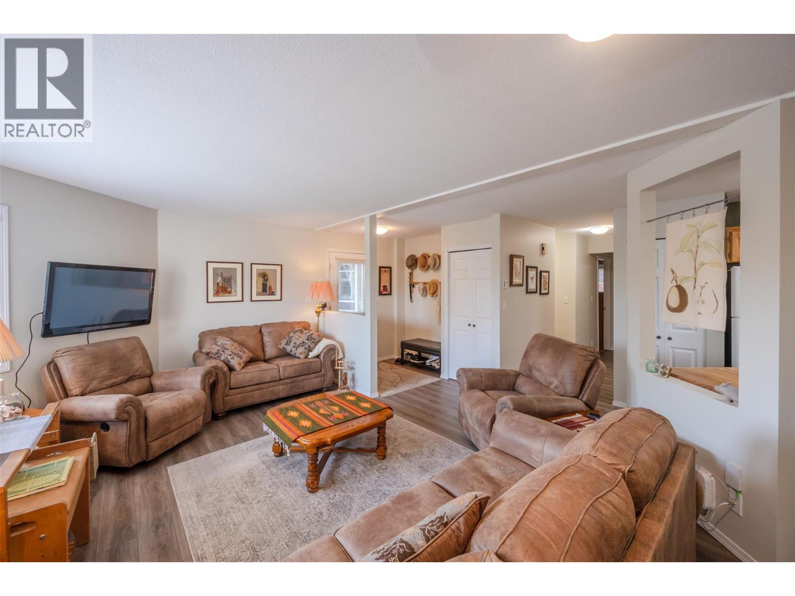 21 14008 VICTORIA Road, Summerland