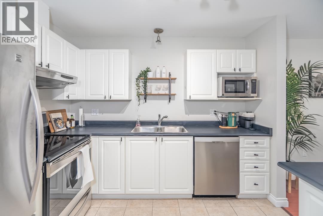 Photo 12 of 308 2551 Parkview Lane, Port Coquitlam BC