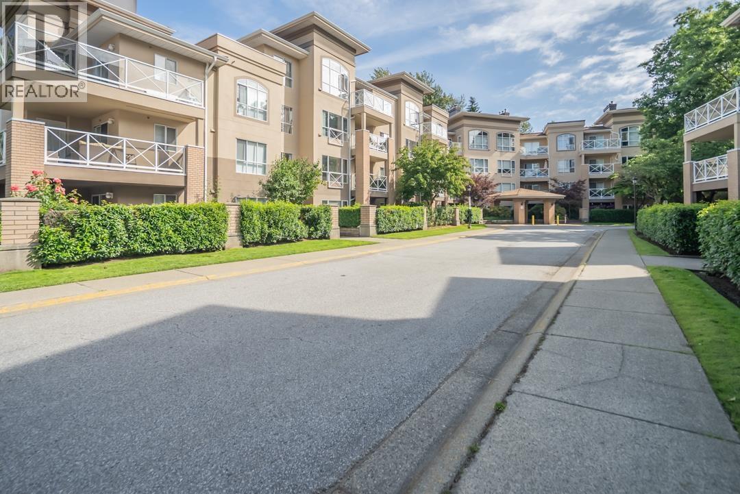 Photo 2 of 308 2551 Parkview Lane, Port Coquitlam BC