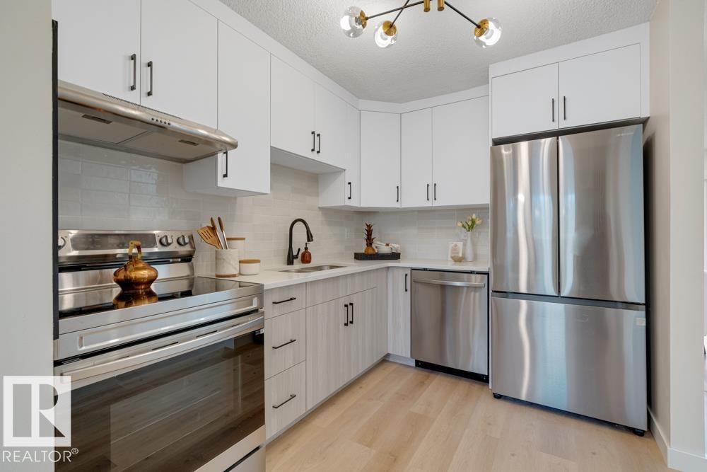 Photo 3 of 14233 23 St Nw, Edmonton AB