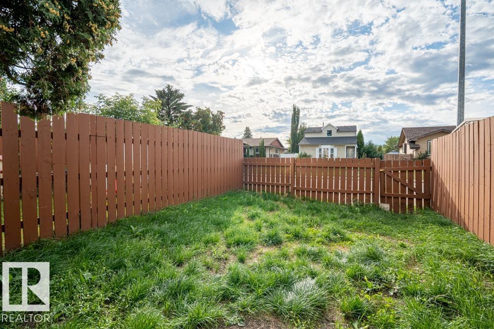 Photo 30 of 14233 23 St Nw, Edmonton AB