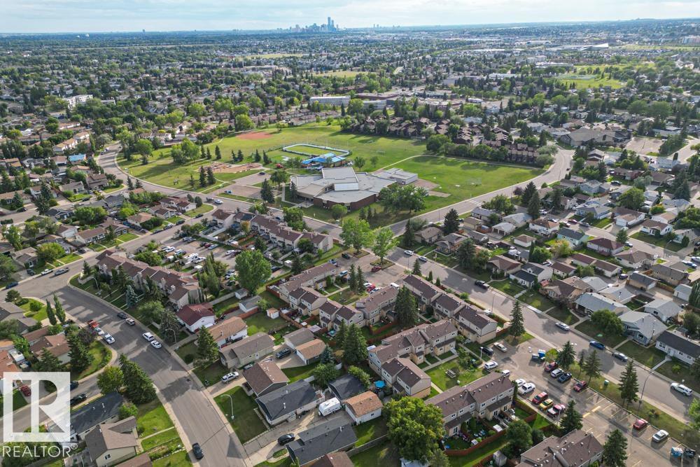 Photo 33 of 14233 23 St Nw, Edmonton AB