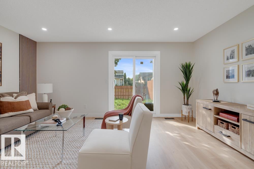 Photo 9 of 14233 23 St Nw, Edmonton AB